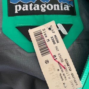 WOMENS PATAGONIA GORTEX JACKET, NEVER WORN ,TAGS STILL ATTACHED. SIZE M